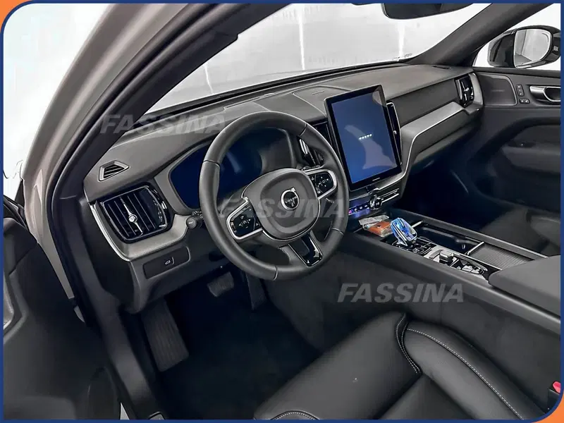 Volvo XC60 nuova a Milano (9)