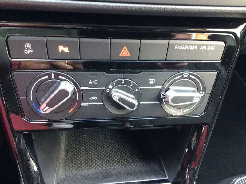 Volkswagen T-Cross usata a Genova (20)