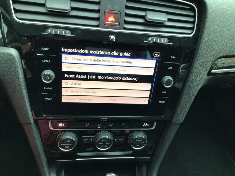 Volkswagen Golf usata a Genova (18)
