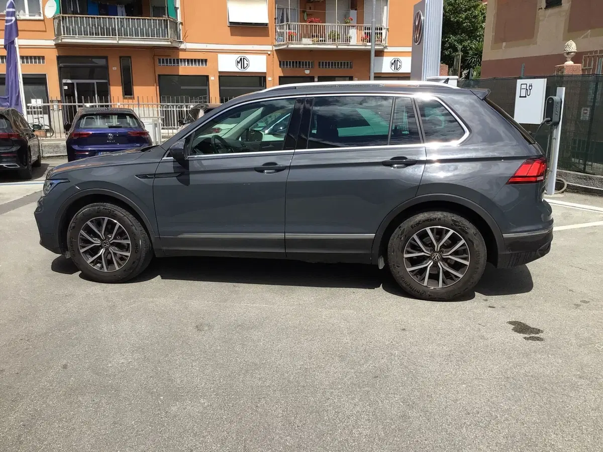 Volkswagen Tiguan usata a Genova (8)