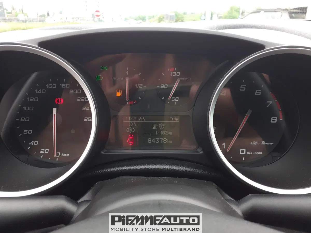 Alfa Romeo Giulietta usata a Parma (14)