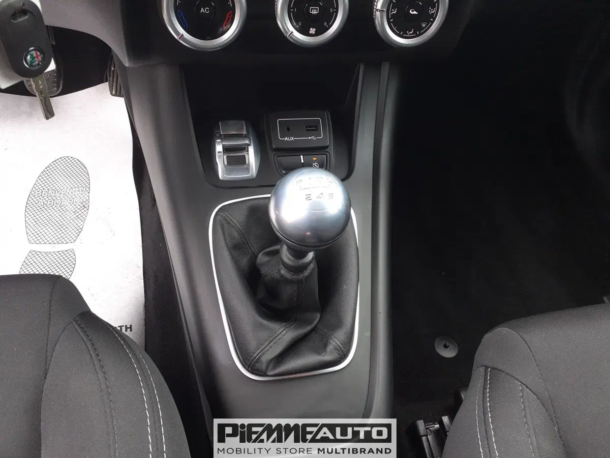 Alfa Romeo Giulietta usata a Parma (15)