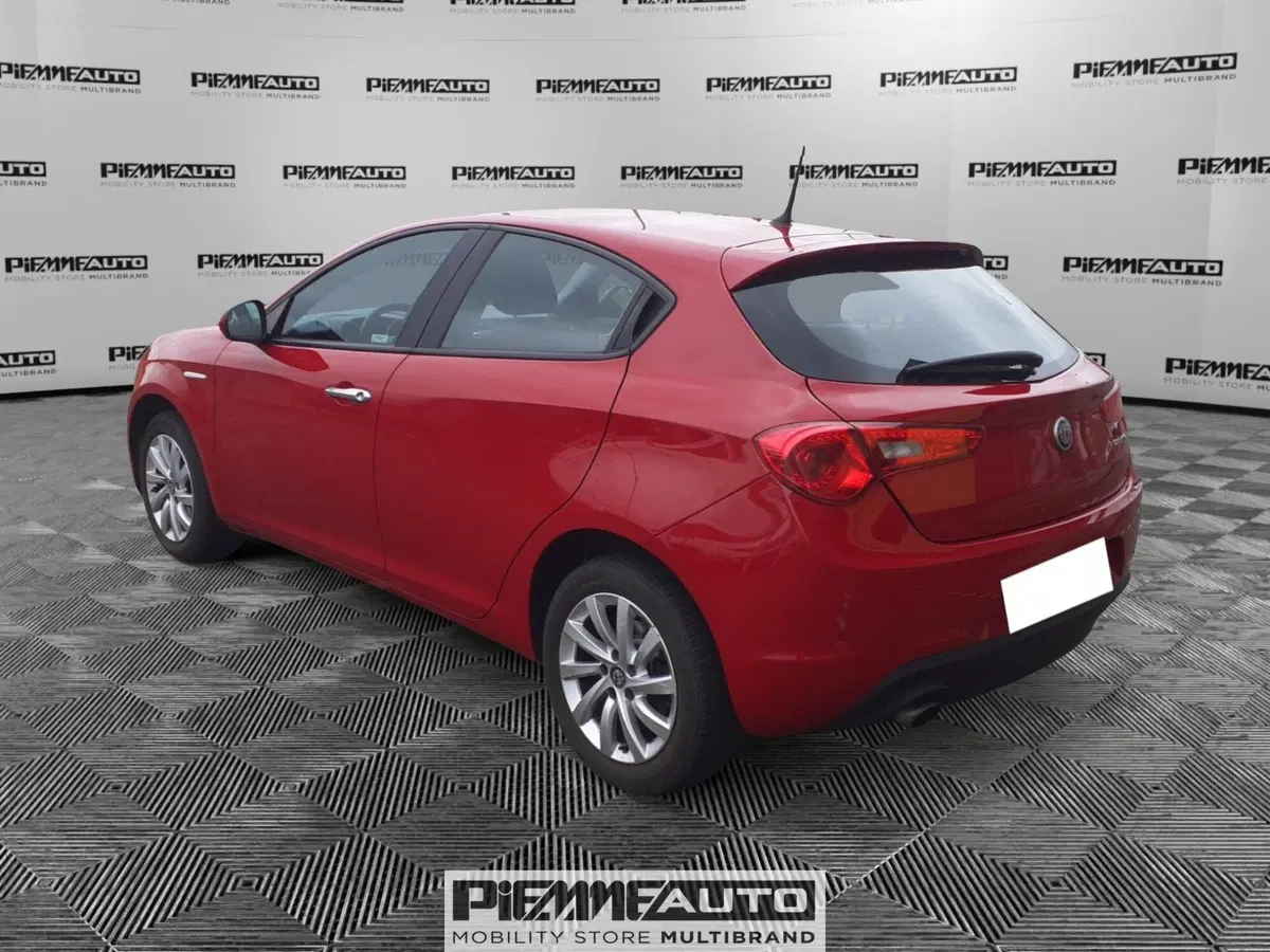 Alfa Romeo Giulietta usata a Parma (3)