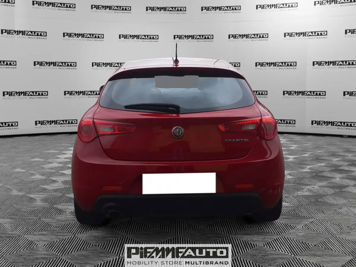 Alfa Romeo Giulietta usata a Parma (4)