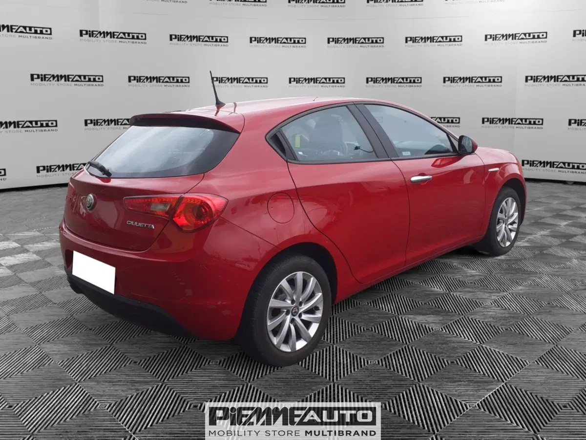 Alfa Romeo Giulietta usata a Parma (6)