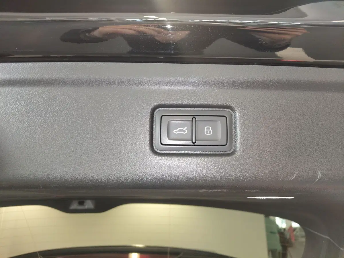 Audi A6 Avant e-Tron usata a Modena (14)