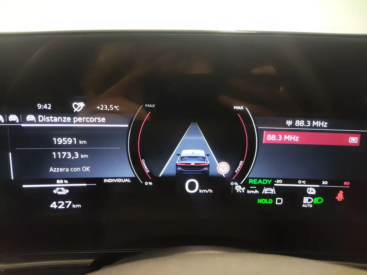Audi A6 Avant e-Tron usata a Modena (9)