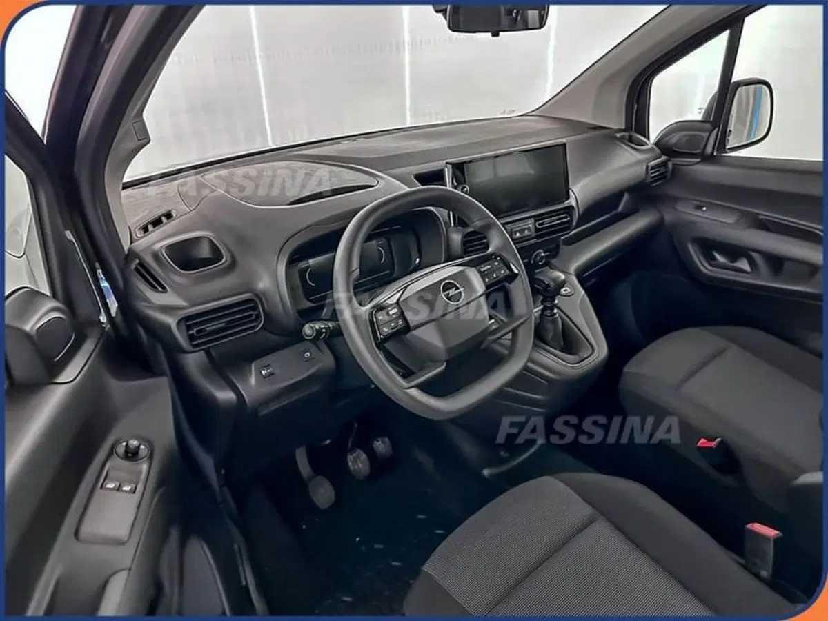 Opel Combo Life nuova a Milano (9)