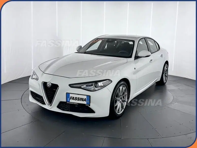 Alfa Romeo Giulia usata a Milano (3)