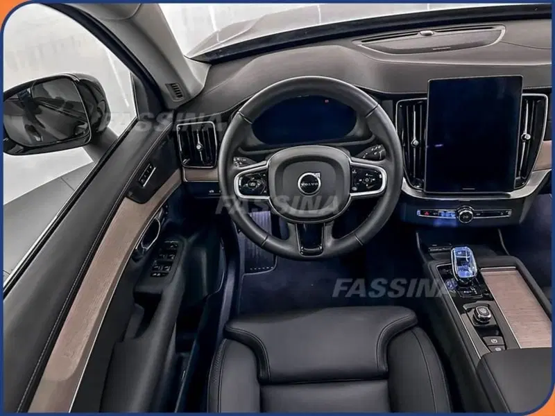 Volvo XC90 usata a Milano (11)