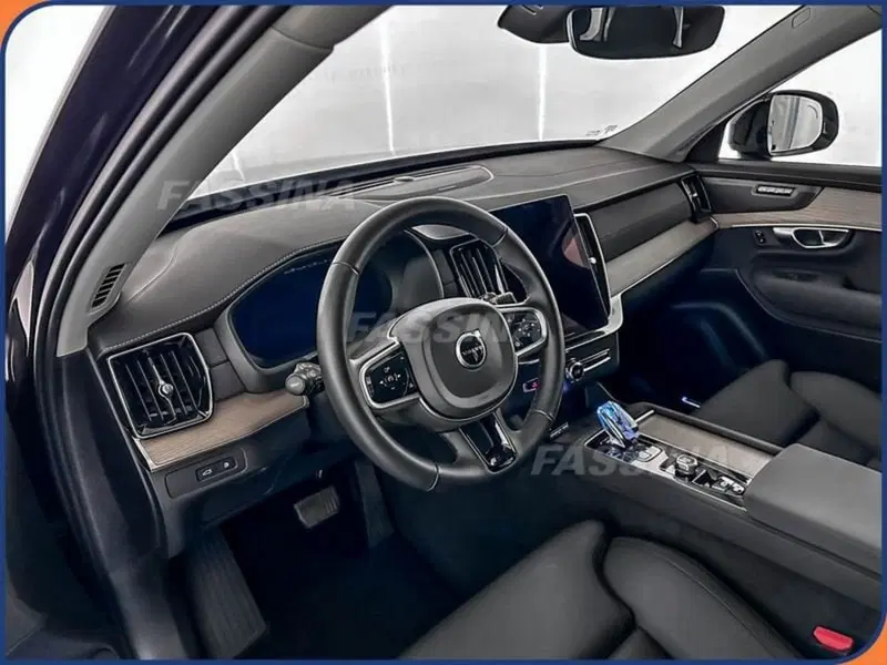 Volvo XC90 usata a Milano (9)