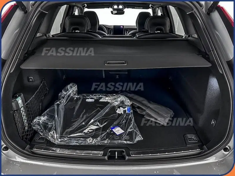 Volvo XC60 nuova a Milano (12)