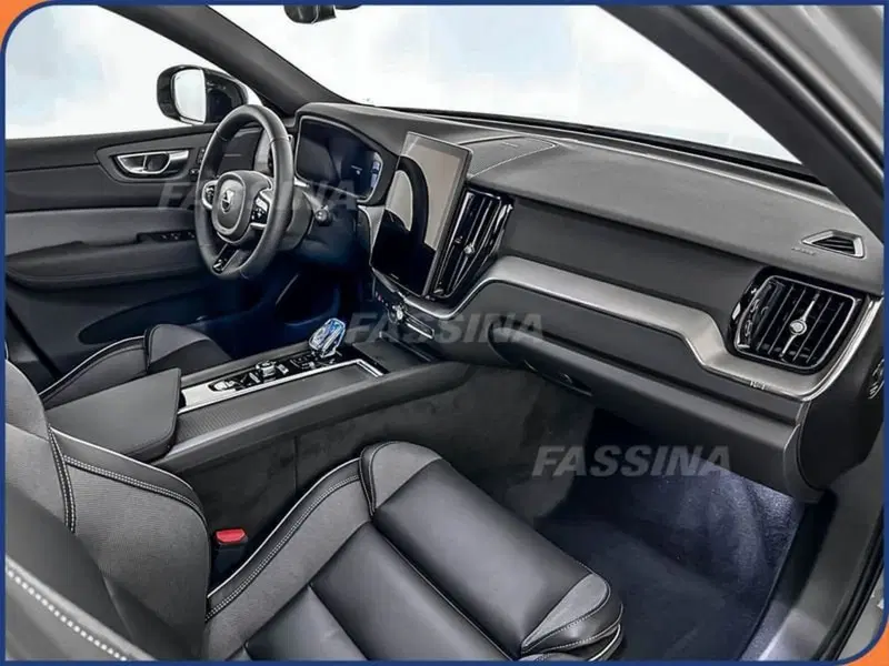 Volvo XC60 nuova a Milano (13)