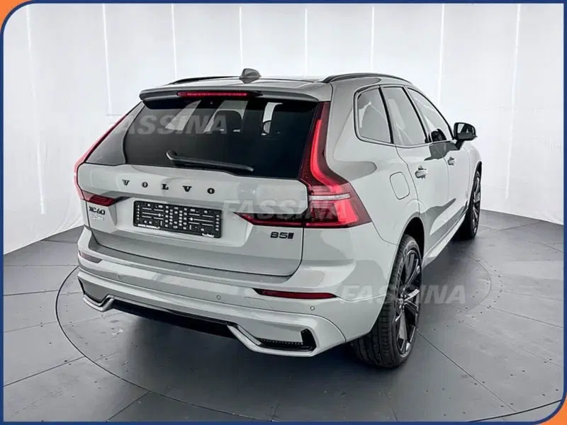 Volvo XC60 nuova a Milano (6)