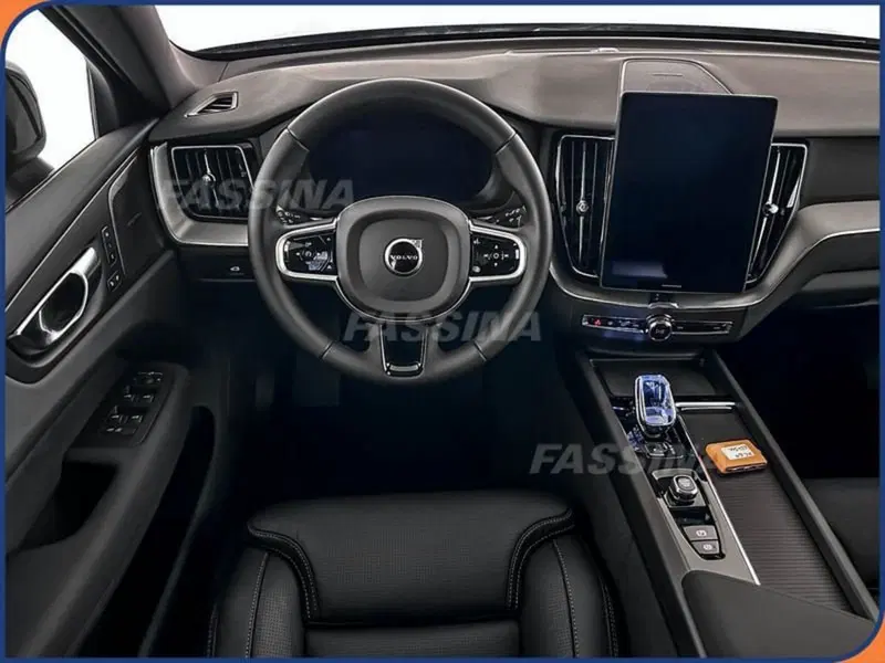 Volvo XC60 nuova a Milano (10)