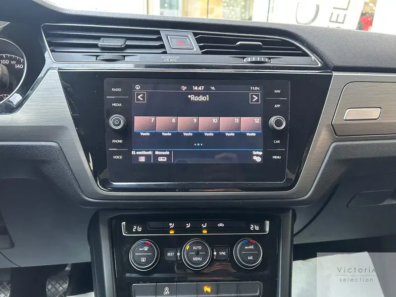 Volkswagen Touran usata a Brescia (11)