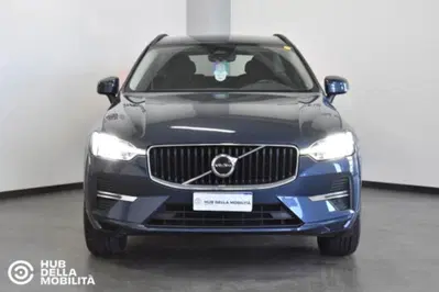 Volvo XC60 B4 automatico Core del 2023 usata a Foligno