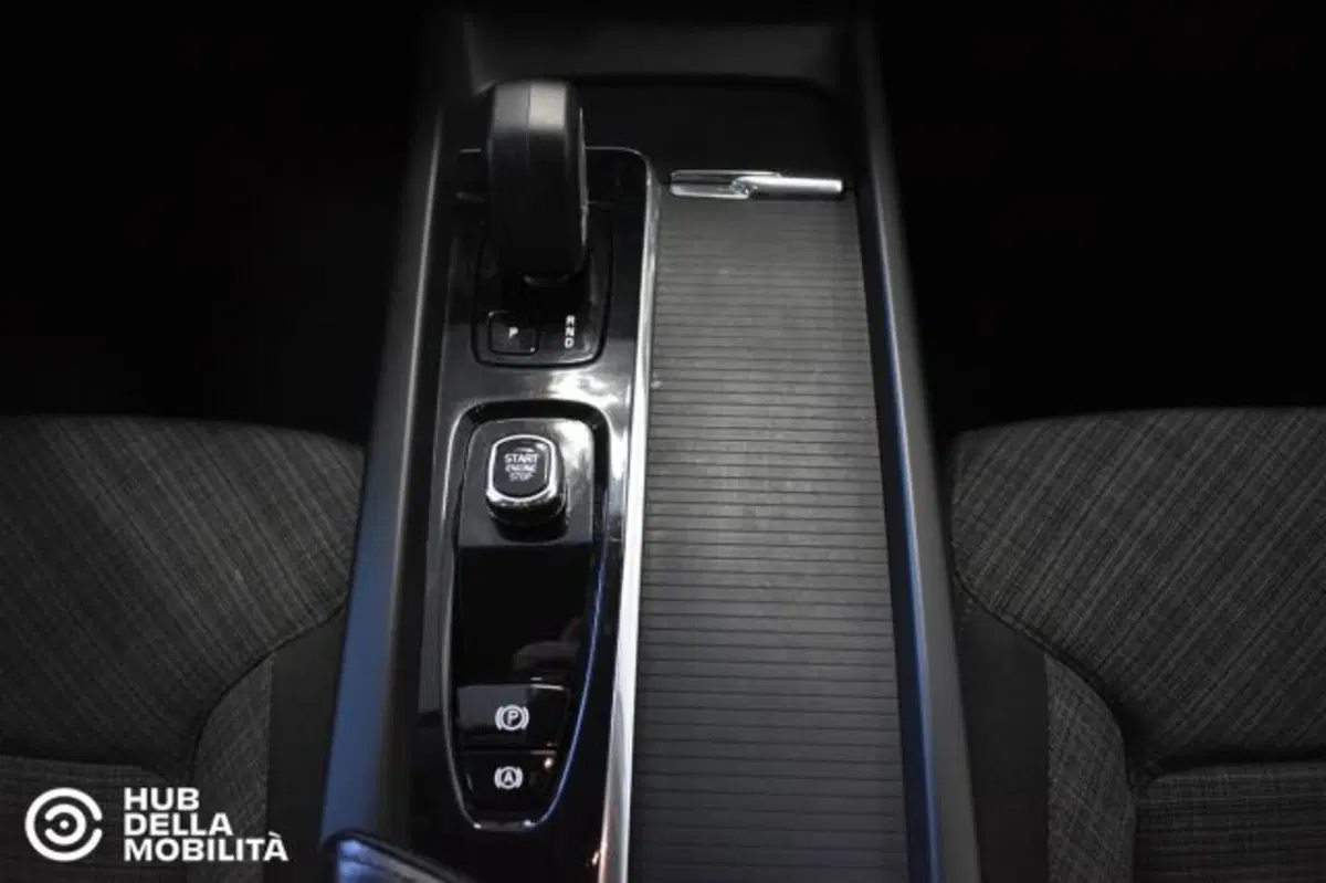 Volvo XC60 usata a Perugia (12)