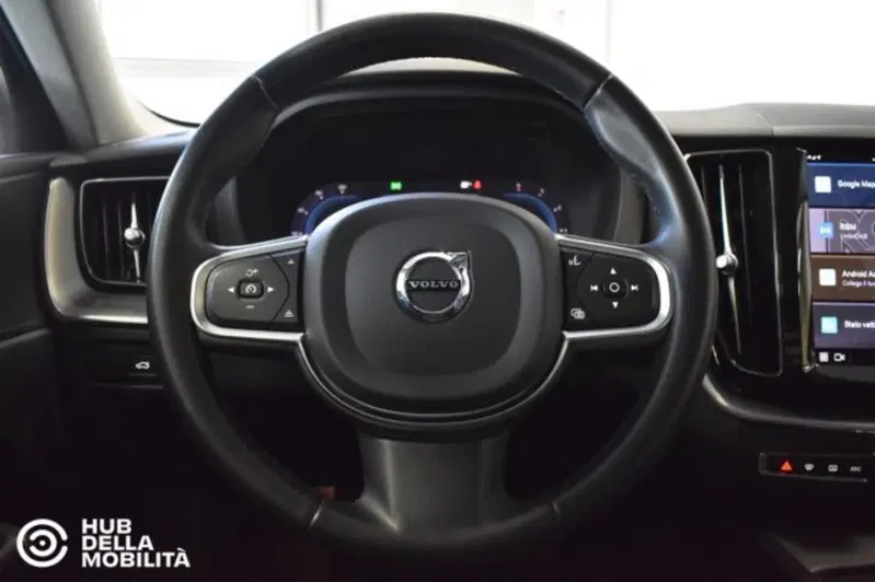 Volvo XC60 usata a Perugia (9)