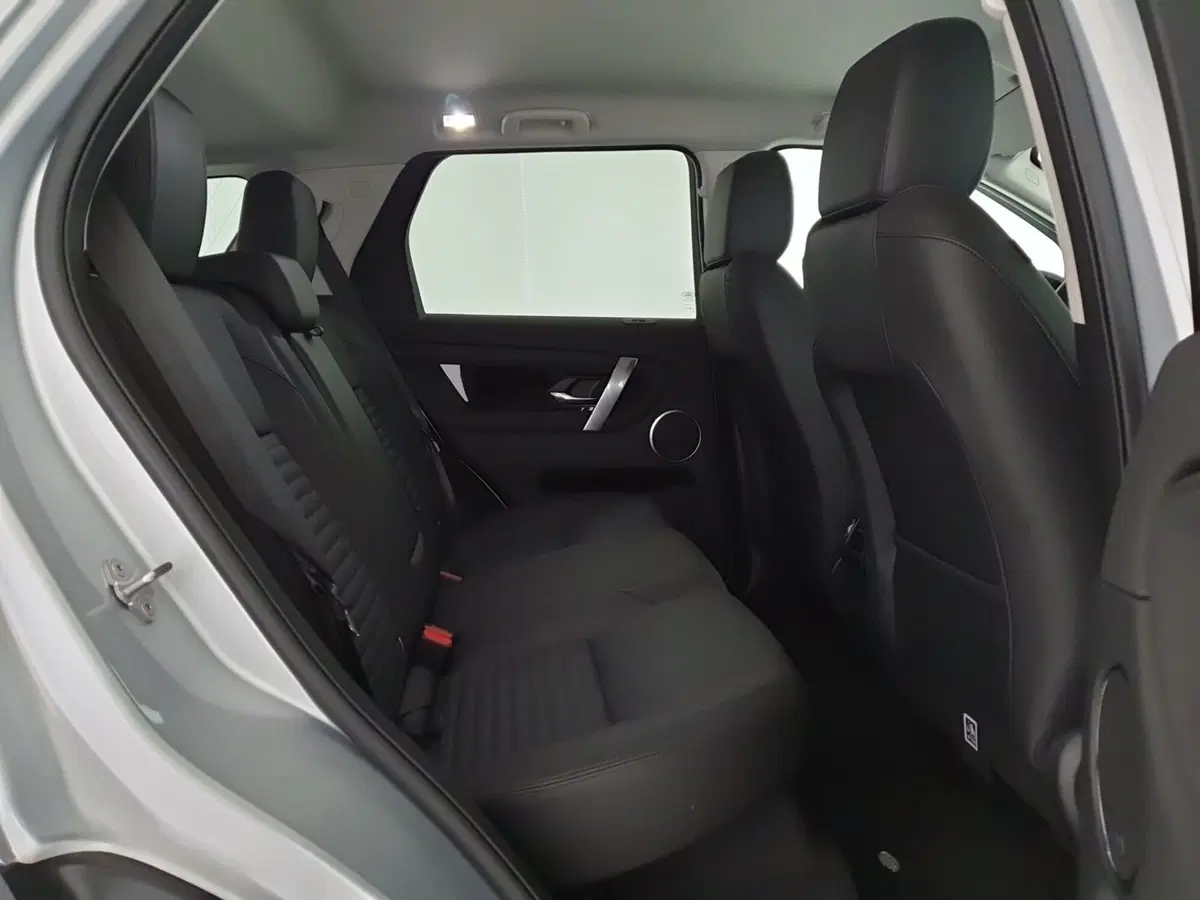 Land Rover Discovery Sport usata a Monza e Brianza (5)