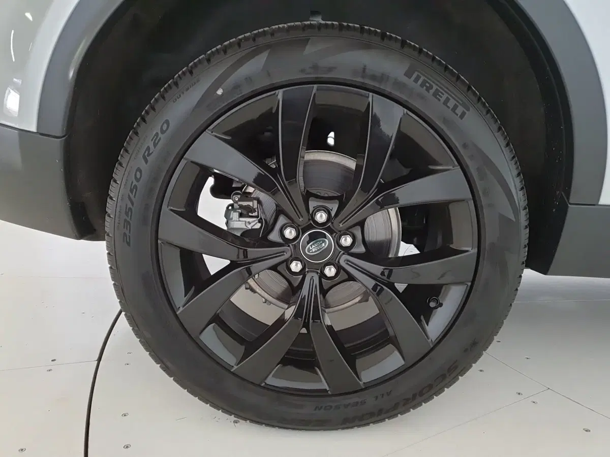Land Rover Discovery Sport usata a Monza e Brianza (9)