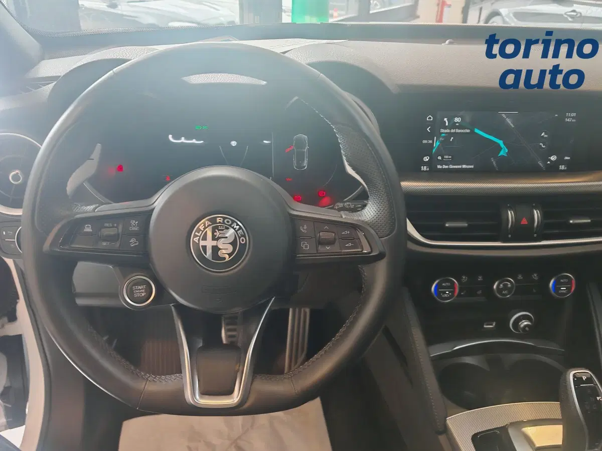 Alfa Romeo Stelvio usata a Torino (11)