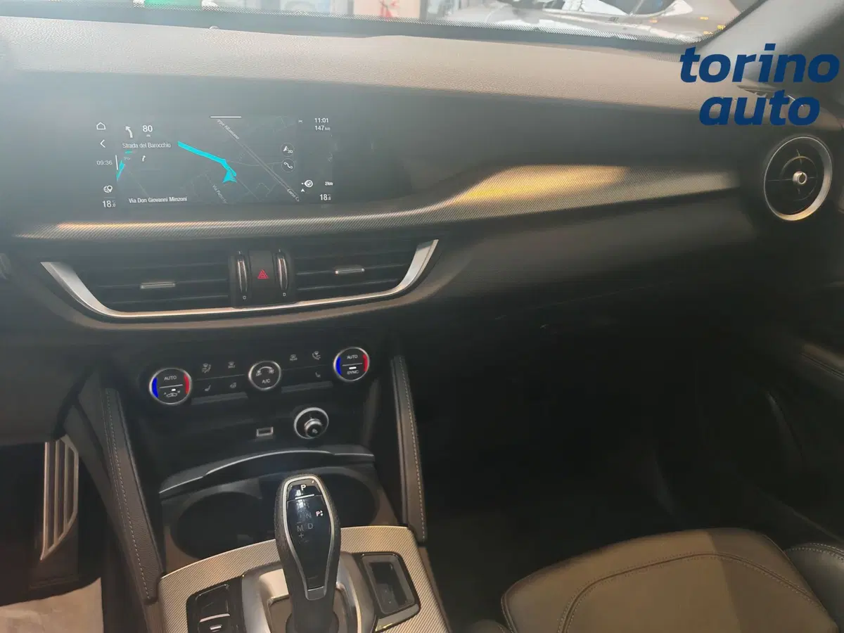 Alfa Romeo Stelvio usata a Torino (12)