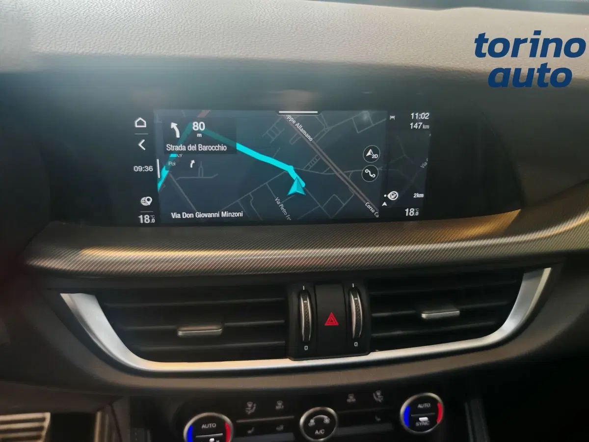 Alfa Romeo Stelvio usata a Torino (17)