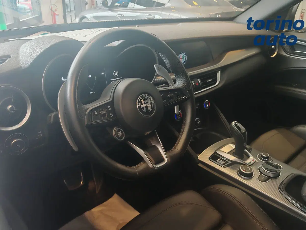 Alfa Romeo Stelvio usata a Torino (5)