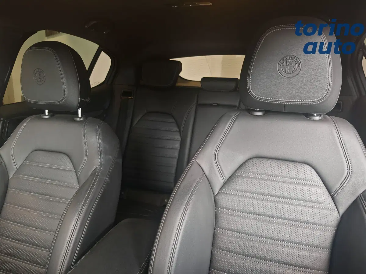Alfa Romeo Stelvio usata a Torino (6)
