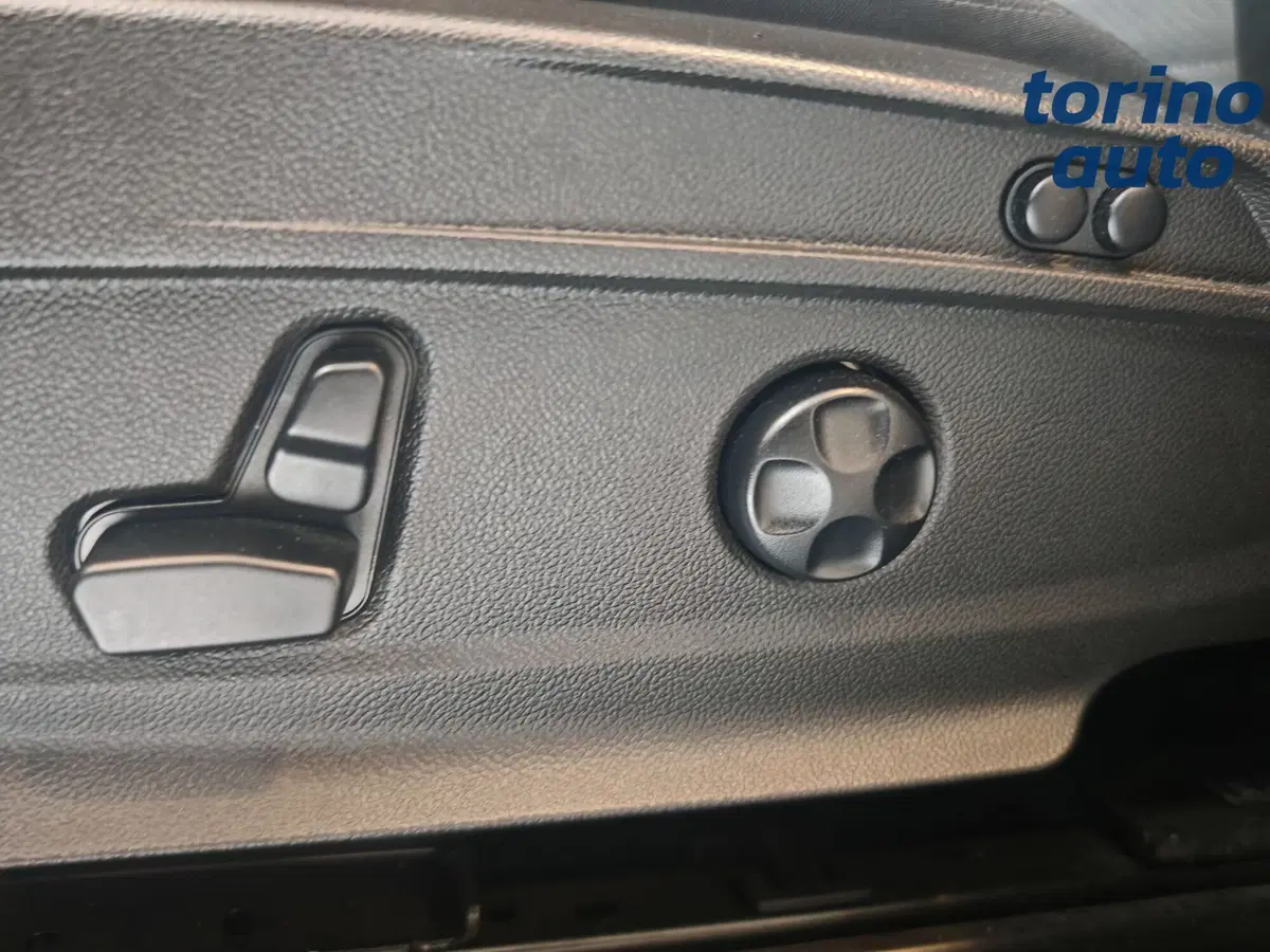 Alfa Romeo Stelvio usata a Torino (8)
