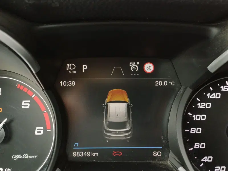 Alfa Romeo Stelvio usata a Modena (12)
