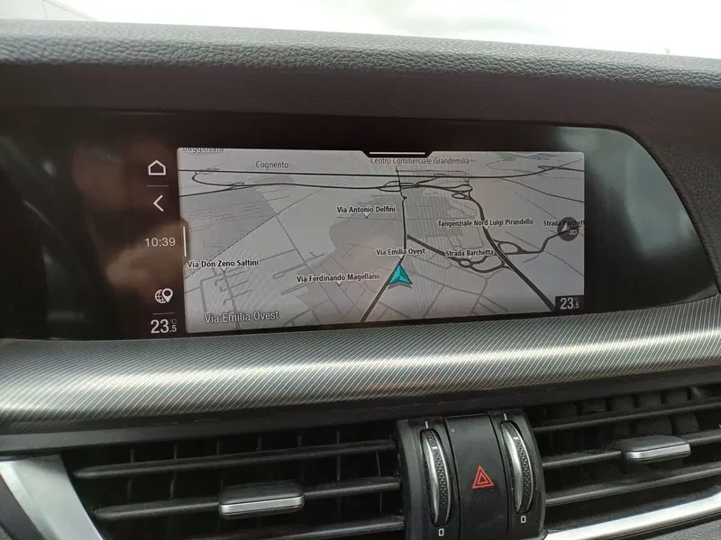 Alfa Romeo Stelvio usata a Modena (13)
