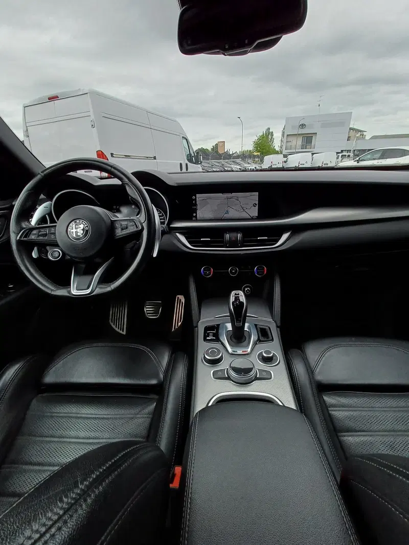 Alfa Romeo Stelvio usata a Modena (19)