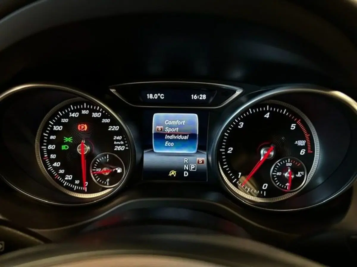Mercedes-Benz CLA usata a Cuneo (11)