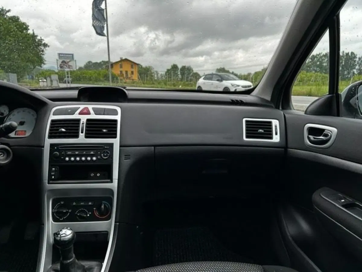 Peugeot 307 SW usata a Cuneo (15)