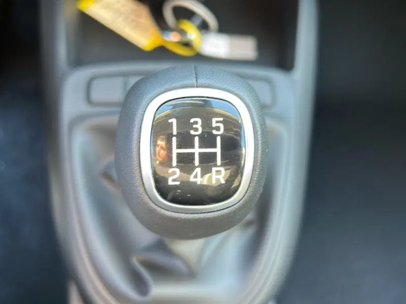 Hyundai i10 nuova a Roma (18)