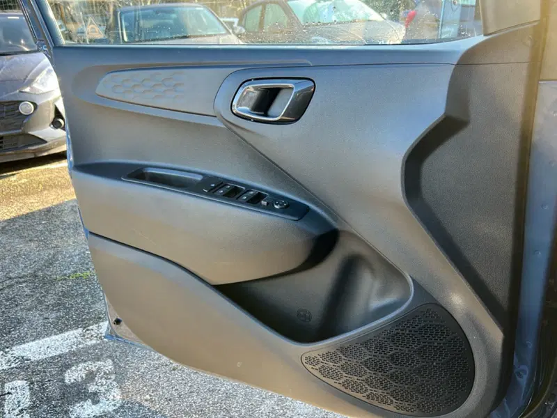 Hyundai i10 nuova a Roma (19)
