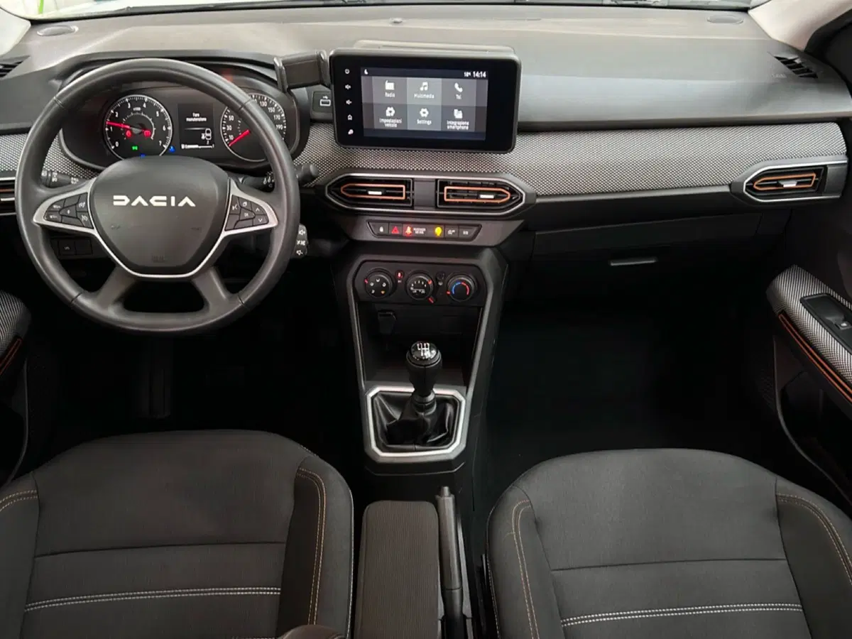Dacia Sandero usata a Roma (11)