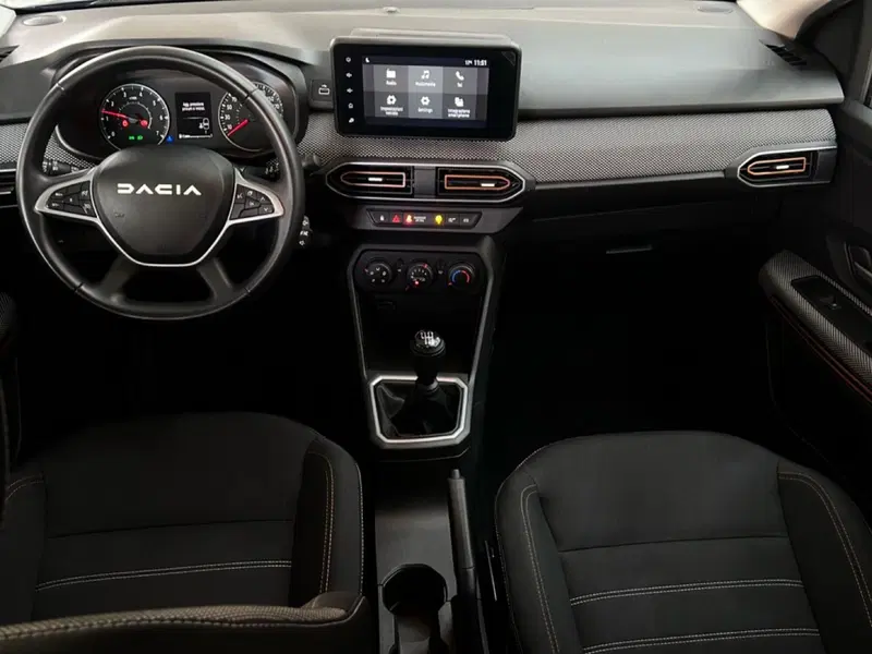 Dacia Sandero usata a Roma (11)