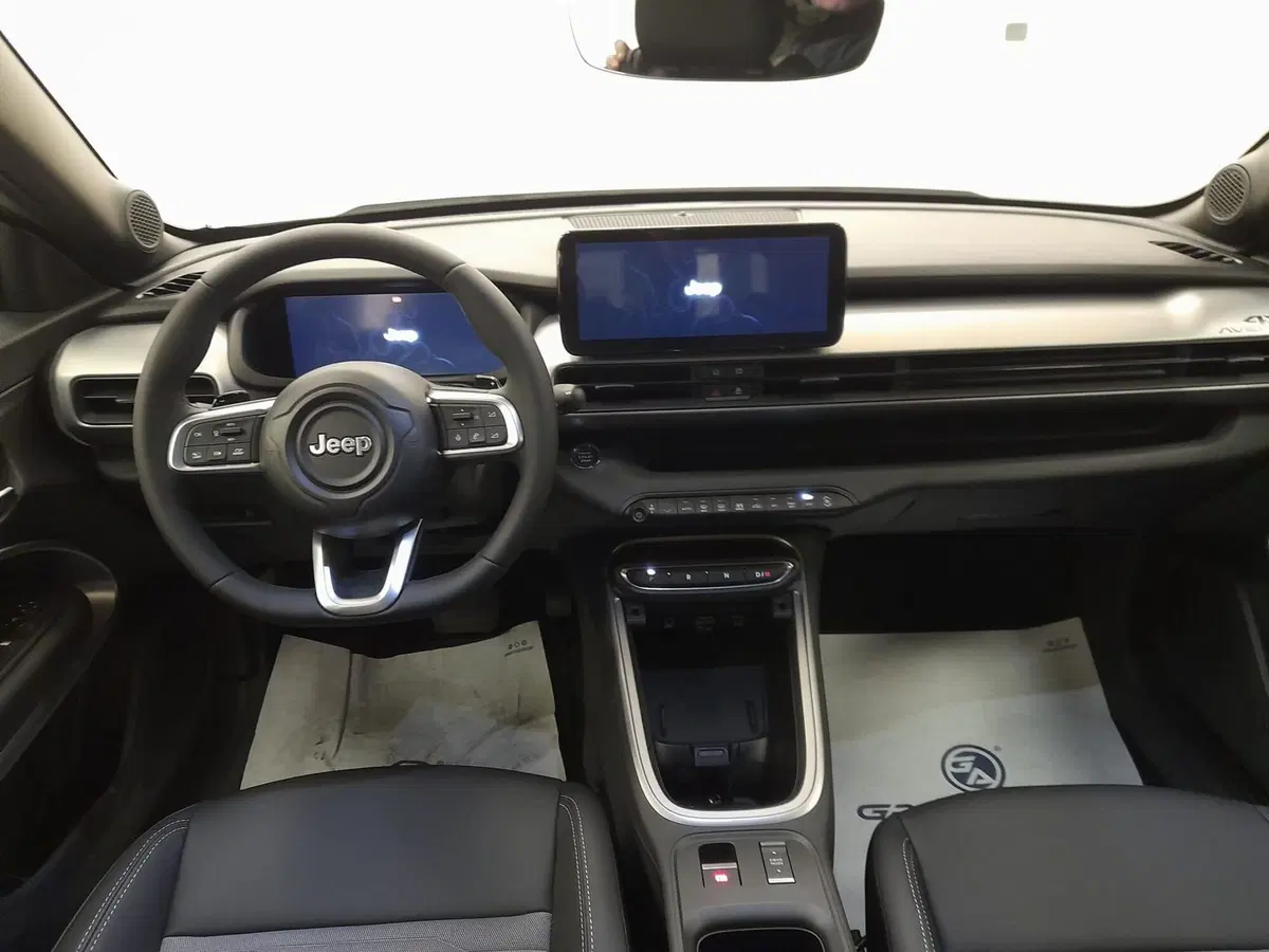 Jeep Avenger nuova a Alessandria (10)