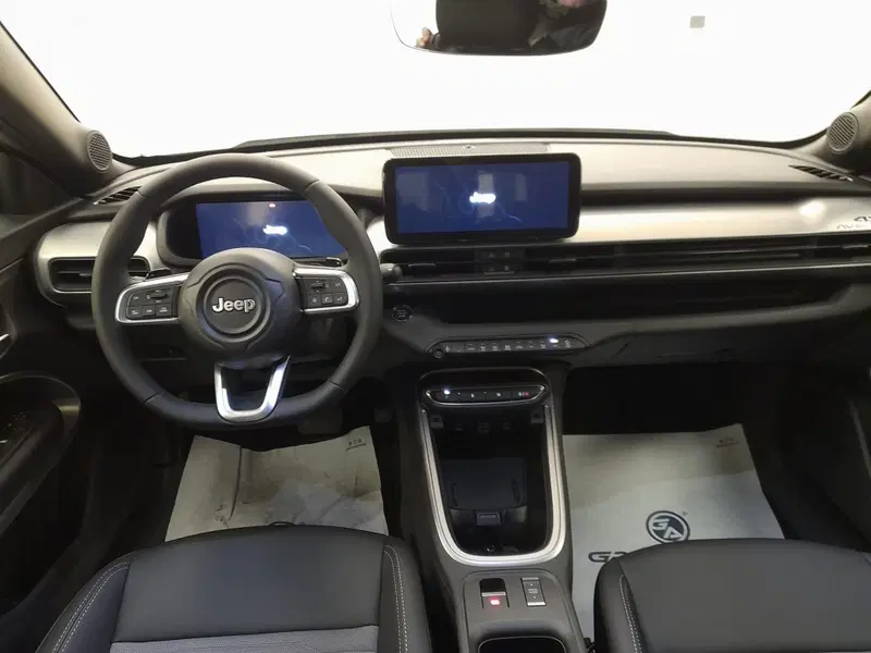 Jeep Avenger nuova a Alessandria (10)
