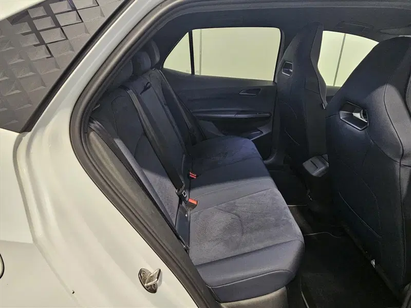 Cupra Born usata a Lecco (11)