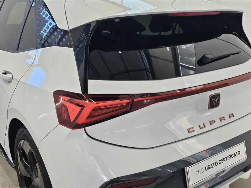 Cupra Born usata a Lecco (12)