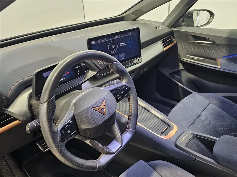 Cupra Born usata a Lecco (8)