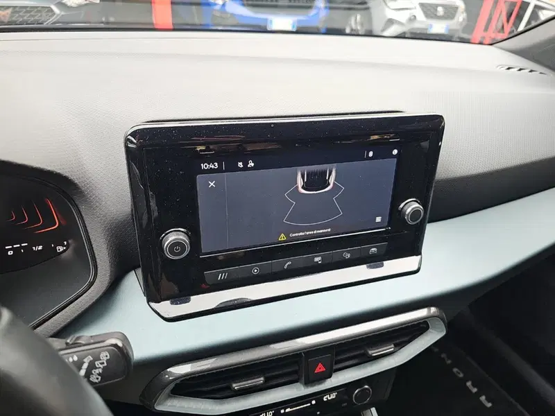 SEAT Arona usata a Lecco (18)