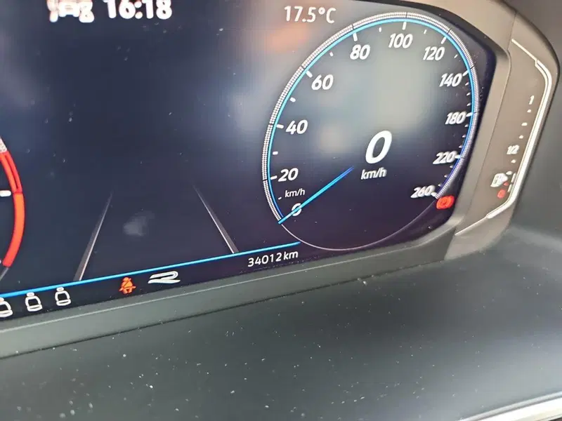 Volkswagen T-Roc usata a Lecco (15)
