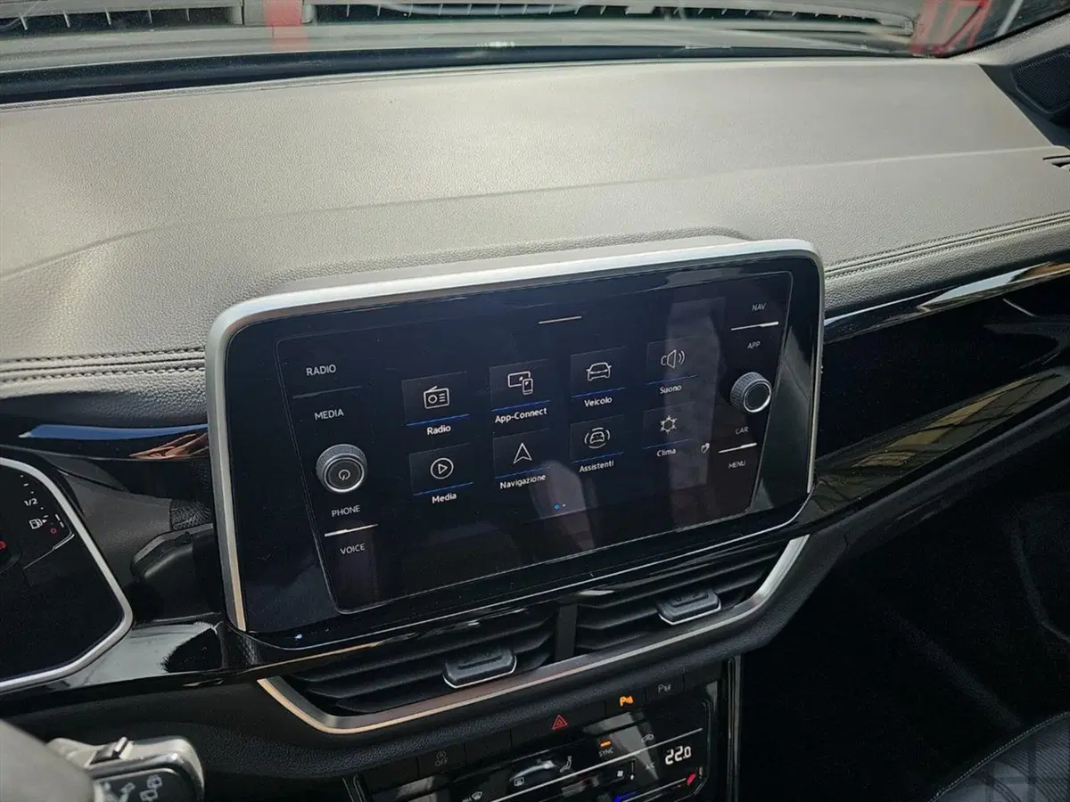 Volkswagen T-Roc usata a Lecco (17)