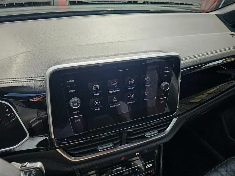 Volkswagen T-Roc usata a Lecco (17)