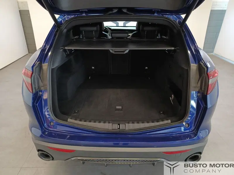Alfa Romeo Stelvio usata a Varese (10)